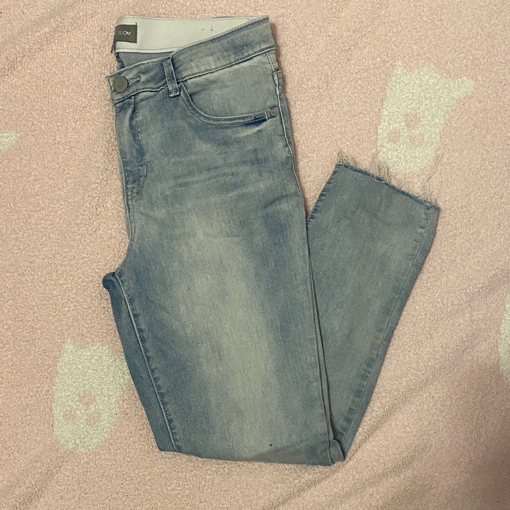 Wit & Wisdom Light Blue Denim with Frayed Hem